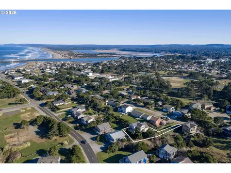 1240 Newport Avenue SW Bandon OR 97411