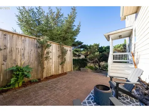 1240 Newport Avenue SW Bandon OR 97411
