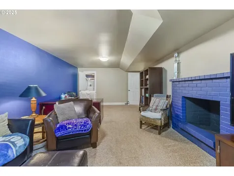703 NW 94th Street Vancouver WA 98665