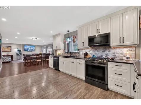 2264 SE Singing Woods Drive Hillsboro OR 97123