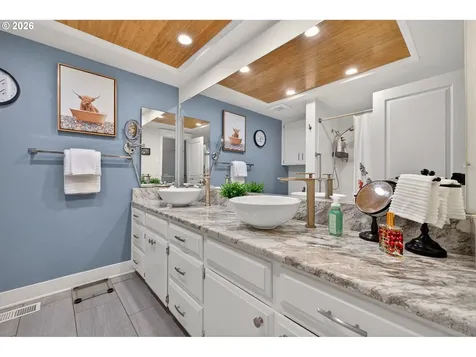 2264 SE Singing Woods Drive Hillsboro OR 97123
