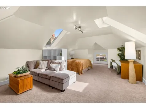 2559 NW Marshall Street Portland OR 97210