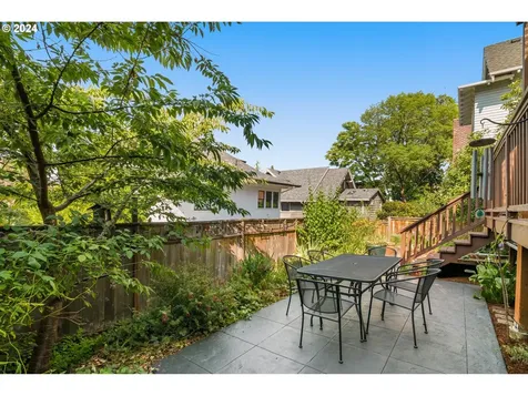 2559 NW Marshall Street Portland OR 97210