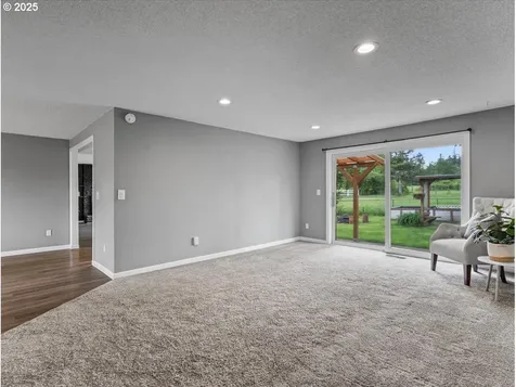 11508 Finnegans Way Oregon City OR 97045