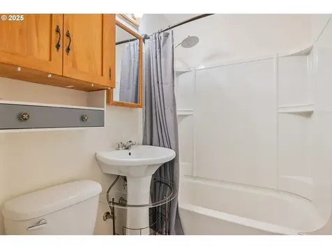 1030 16th Avenue Longview WA 98632