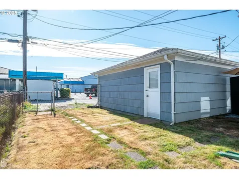 1030 16th Avenue Longview WA 98632