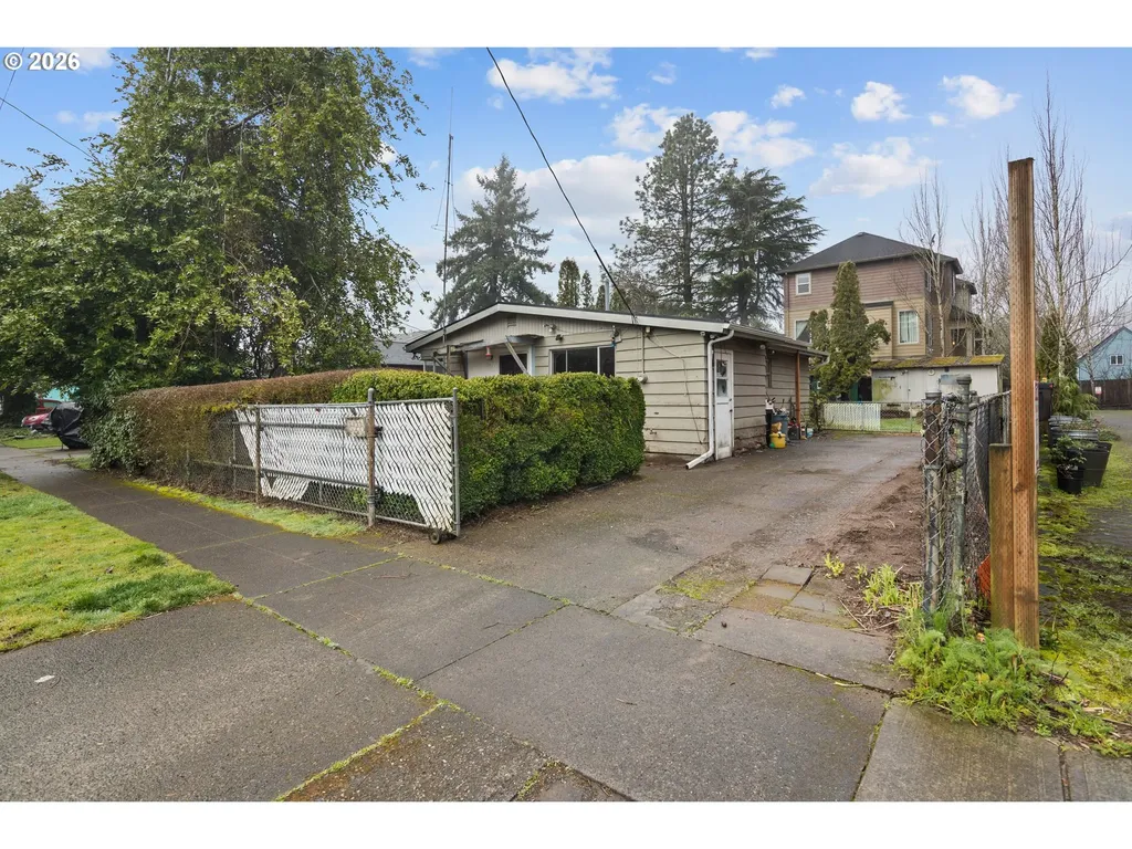 5423 SE 89th Avenue Portland OR 97266
