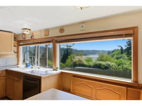 93748 Bay Park Lane Coos Bay OR 97420