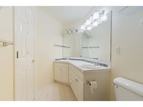 10541 SW Naeve Street Portland OR 97224