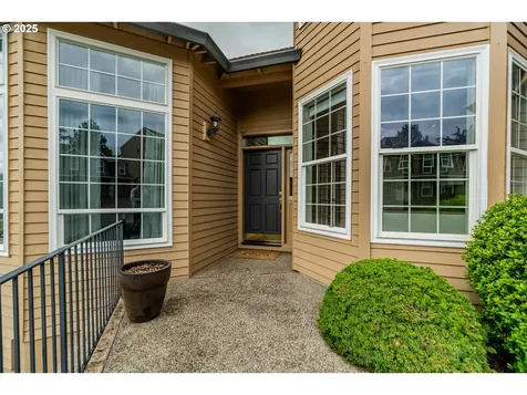 10541 SW Naeve Street Portland OR 97224