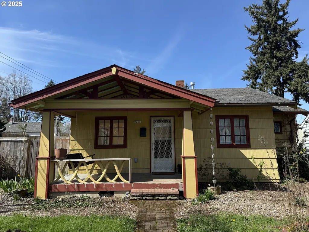 7205 N Greenwich Avenue Portland OR 97217