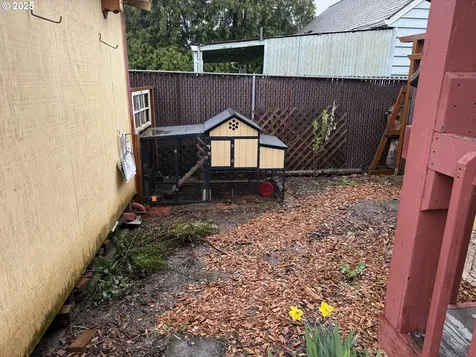7205 N Greenwich Avenue Portland OR 97217