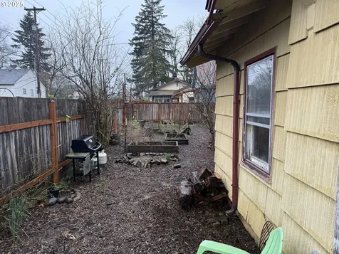 7205 N Greenwich Avenue Portland OR 97217