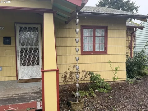 7205 N Greenwich Avenue Portland OR 97217