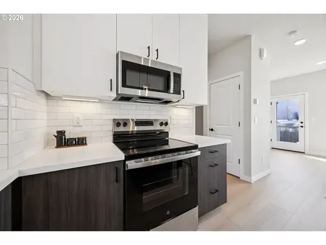 1729 SE Clatsop Street Portland OR 97202