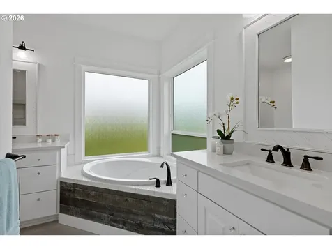 29315 NE Putnam Road Newberg OR 97132