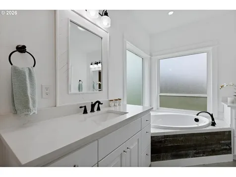 29315 NE Putnam Road Newberg OR 97132