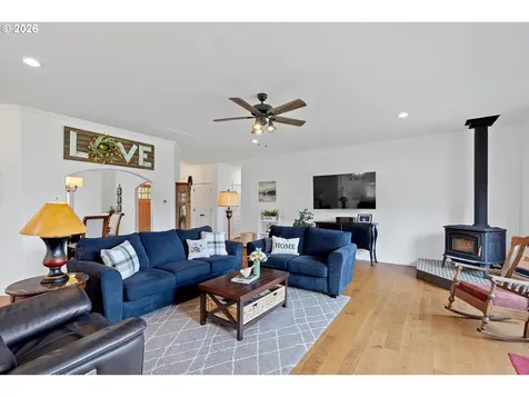 29315 NE Putnam Road Newberg OR 97132