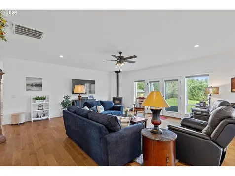 29315 NE Putnam Road Newberg OR 97132
