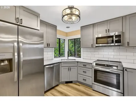 8250 SW Colony Creek Court Portland OR 97224