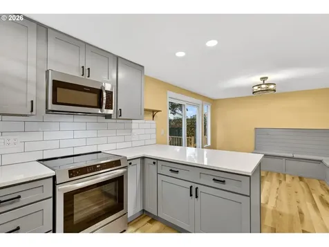 8250 SW Colony Creek Court Portland OR 97224