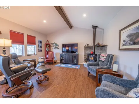 2686 Cedar Loop Drive Bandon OR 97411
