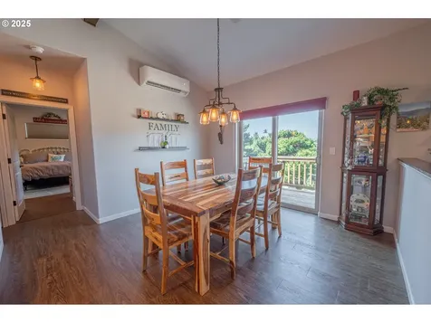 2686 Cedar Loop Drive Bandon OR 97411