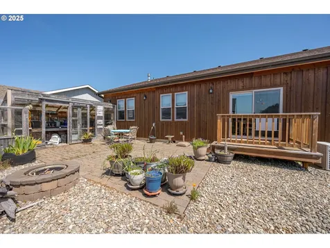 2686 Cedar Loop Drive Bandon OR 97411