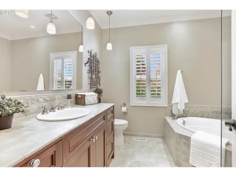 135 Middlecrest Road Lake Oswego OR 97034