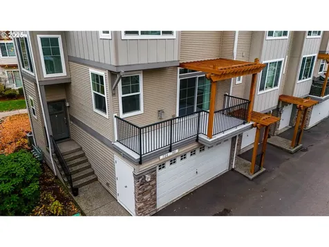 724 NW 118th Avenue Portland OR 97229