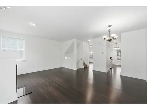 724 NW 118th Avenue Portland OR 97229