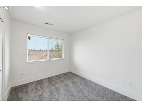 724 NW 118th Avenue Portland OR 97229