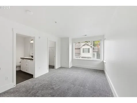 724 NW 118th Avenue Portland OR 97229