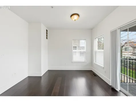724 NW 118th Avenue Portland OR 97229