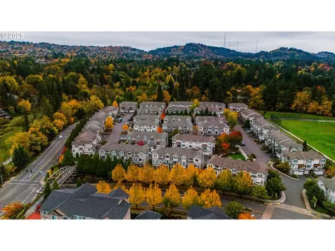 724 NW 118th Avenue Portland OR 97229