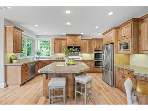 11390 NW Valros Lane Portland OR 97229