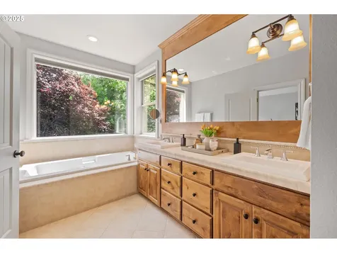 11390 NW Valros Lane Portland OR 97229