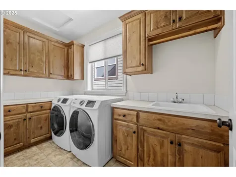 11390 NW Valros Lane Portland OR 97229