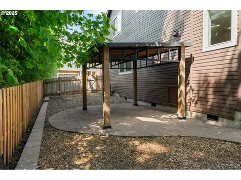 11390 NW Valros Lane Portland OR 97229