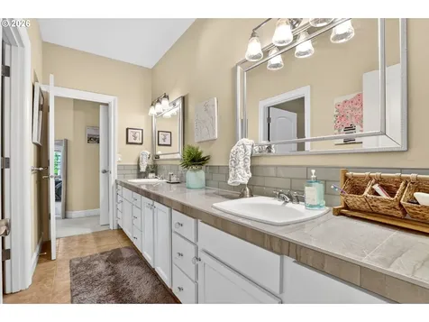 16710 S Kraeft Road Oregon City OR 97045