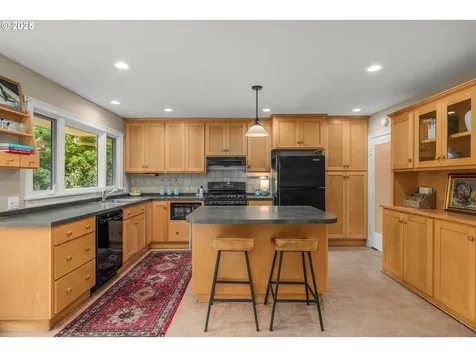 5960 SW Brugger Street Portland OR 97219