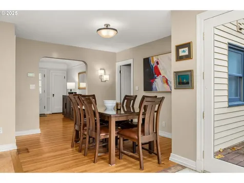 5960 SW Brugger Street Portland OR 97219