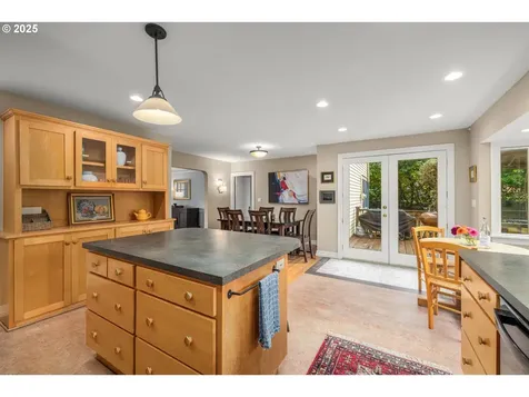 5960 SW Brugger Street Portland OR 97219