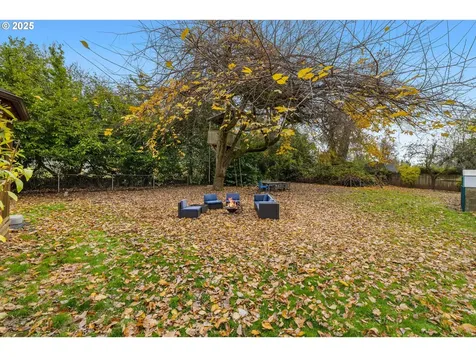 5960 SW Brugger Street Portland OR 97219