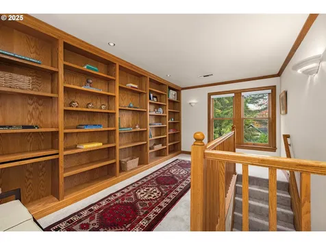 5960 SW Brugger Street Portland OR 97219