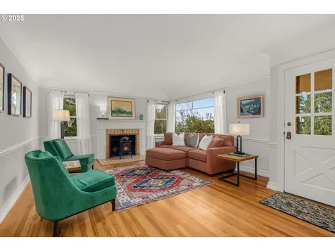 5960 SW Brugger Street Portland OR 97219