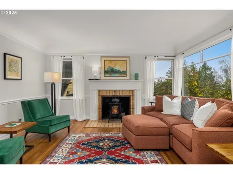 5960 SW Brugger Street Portland OR 97219