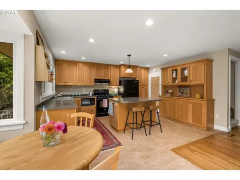 5960 SW Brugger Street Portland OR 97219