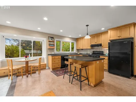 5960 SW Brugger Street Portland OR 97219