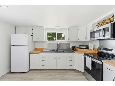 93712 Mallard Lane North Bend OR 97459